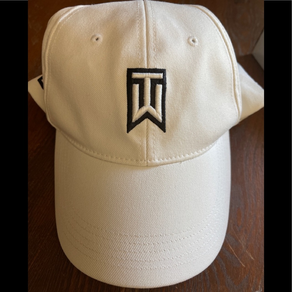 Tiger Woods Nike One VR Golf Cap White Size large, nwot